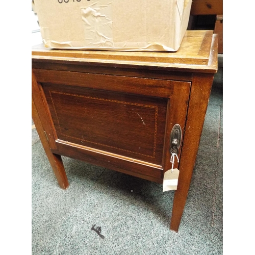 557 - A mahogany pot cupboard