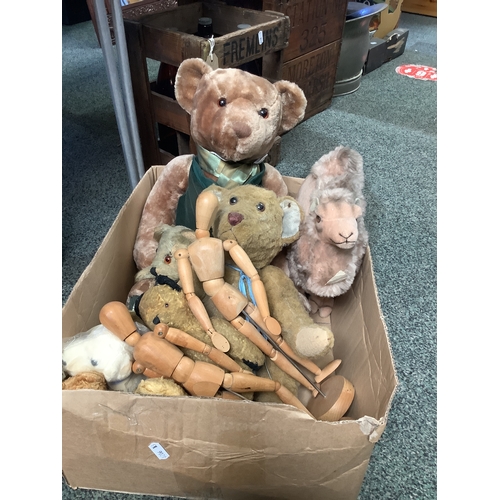 656 - A box of teddies and a Steiff camel