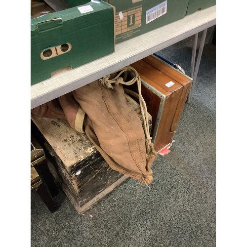 618 - A vintage pine carpenters box and a hanging box