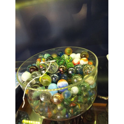 125 - A large selection of vintage marbles