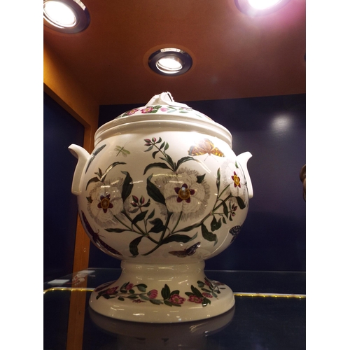 17 - A large Portmeirion Botanical Garden soup tureen and lid