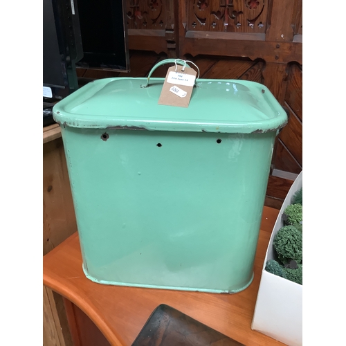 584 - A vintage green enamel bread bin