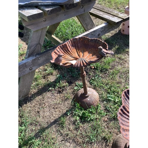 288 - A cast iron bird bath