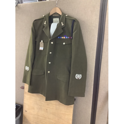 400 - A British Army No 2 uniform