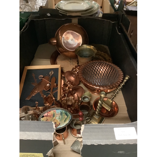 390 - A box of assorted brass and copper ornaments