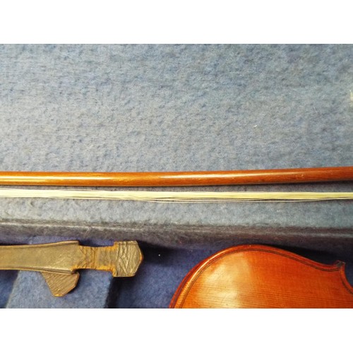 337 - A full size vintage violin and bow in a hard case