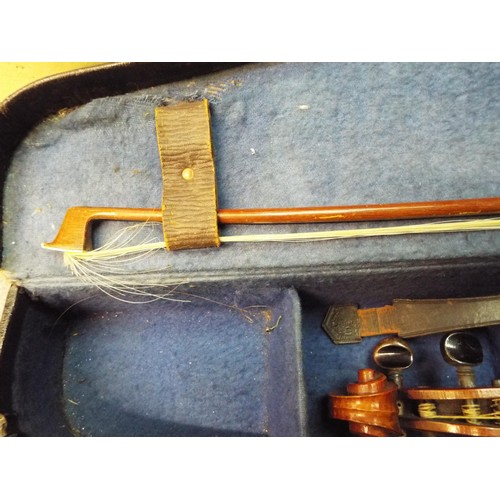 337 - A full size vintage violin and bow in a hard case