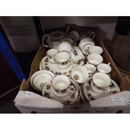 312 - A mixed selection of Royal Sutherland part tea and coffee set to include cups, saucers, coffee pot, ... 