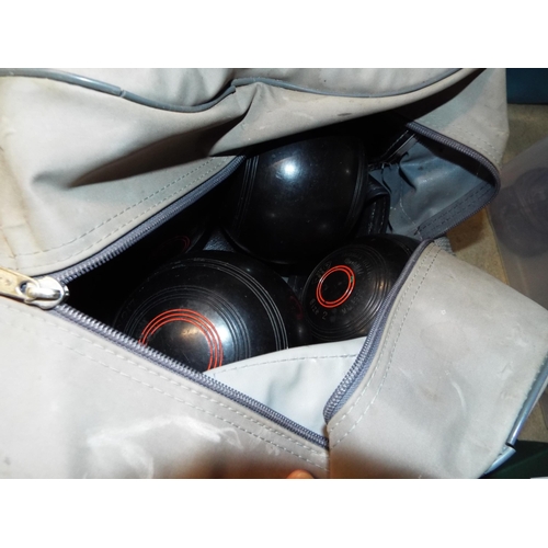 391 - A bag of Taylor Lignoid size 2 bowling balls