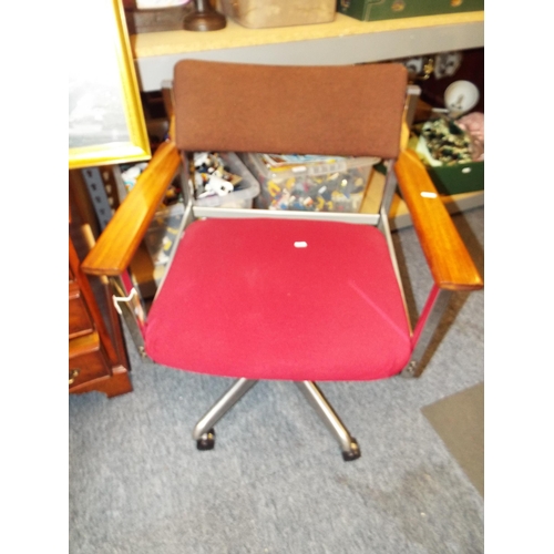 395 - A mid-century 'Project' office chair