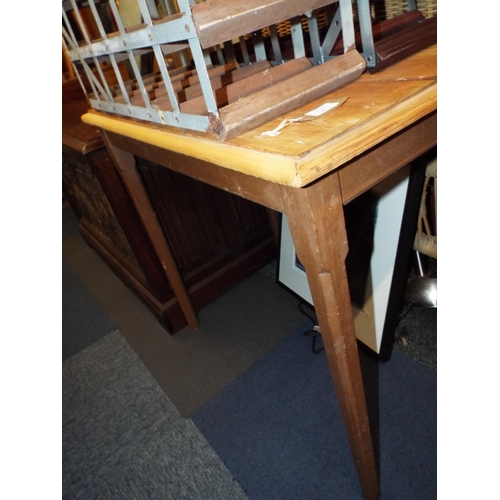 407 - A vintage pine side table