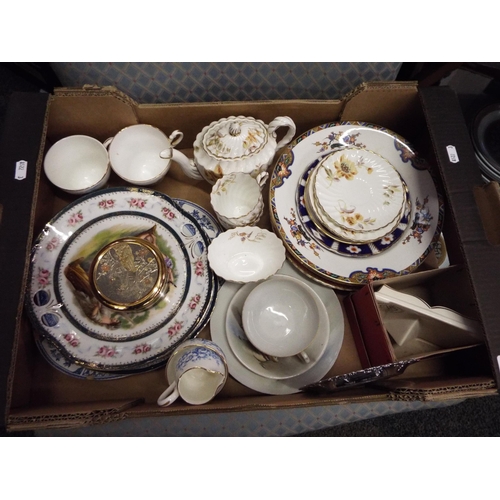 456 - A mixed selection of assorted china to include plates, cups and saucers etc