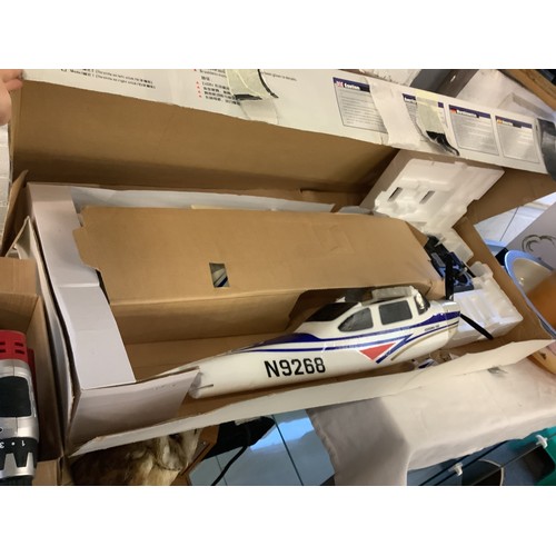 632 - A boxed Cessna 182 remote control plane for restoration A/F