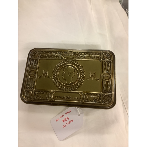 134 - A 1914 brass Queen Mary Christmas tin