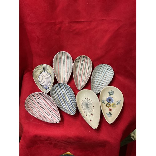 120 - A group of eight Rye Pottery retro tear drop shallow dishes