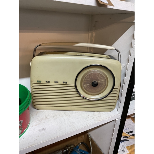 485 - A vintage Bush radio