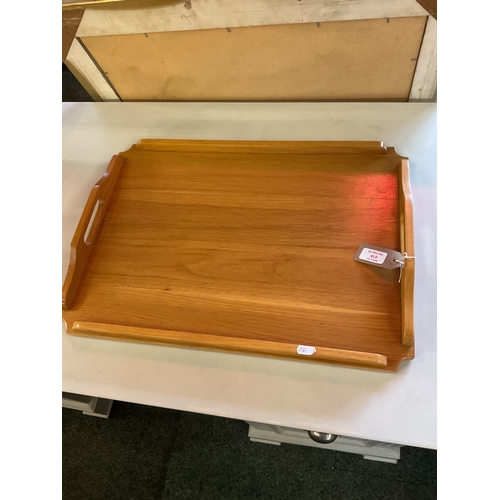 618 - A light oak tray