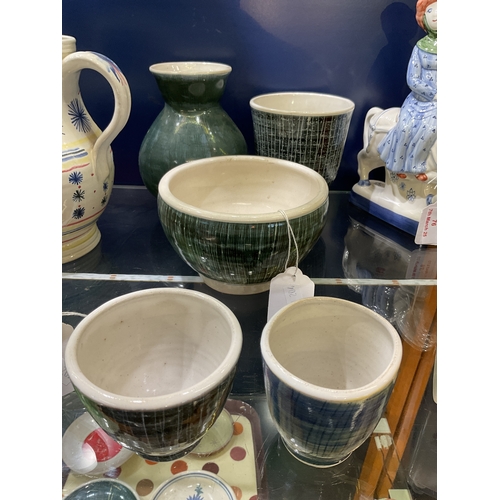 78 - Five Rye Pottery bowls and vases with filament and palisade decoration in blue and green