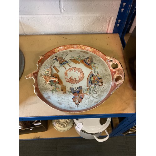 412 - An antique Kutani porcelain tray (one handle broken) character marks to base
