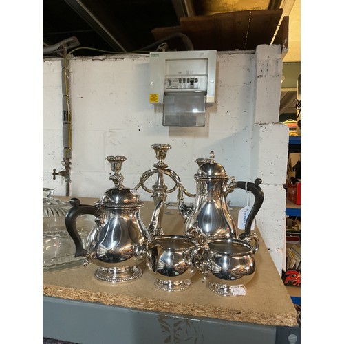421 - A silver-plated on copper tea set comprising tea pot, coffee pot, milk jug and sugar bowl together w... 