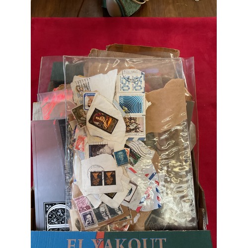 124 - A mixed selection of stamps of the World to include New Zealand, Australia, Greece etc