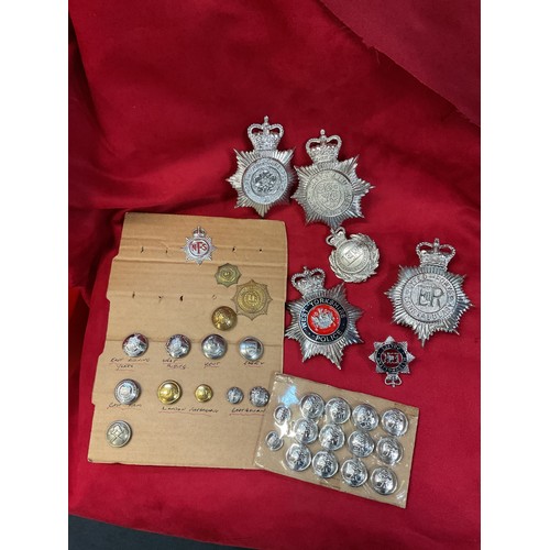 133 - A mixed selection of police and Fire Brigade badges to include Cleveland Constabulary, South Wales, ... 