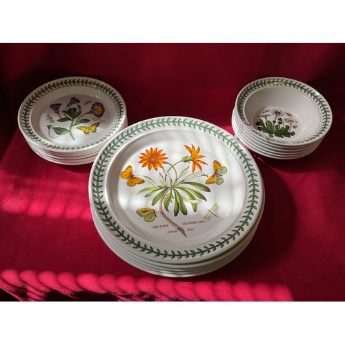 62 - A set of six Portmeirion 'Botanical Garden' dinner plates, six tea plates and six bowls