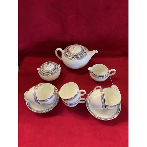 69 - A Wedgwood 'Waverley' part tea-set