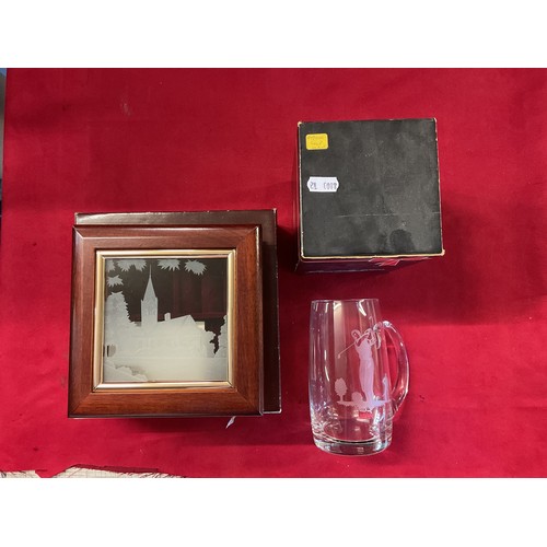 81 - A boxed jewellery box and boxed tankard with golfing decoration