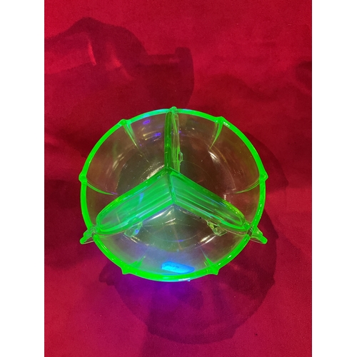 53 - A selection of vintage uranium green glass bowls and jugs