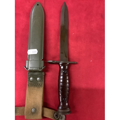 173 - A military combat fighting knife bayonet and scabbard