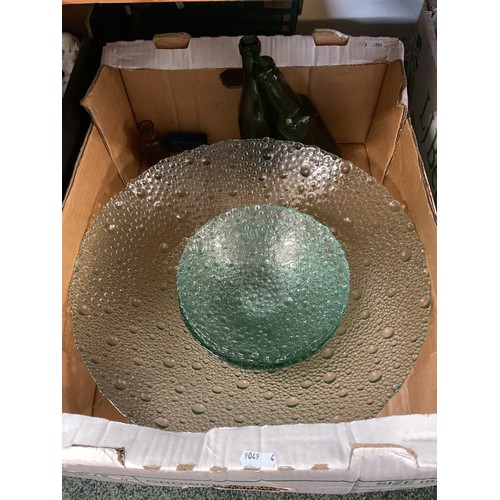 307 - A selection of glass ware to include bowls and vintage bottles