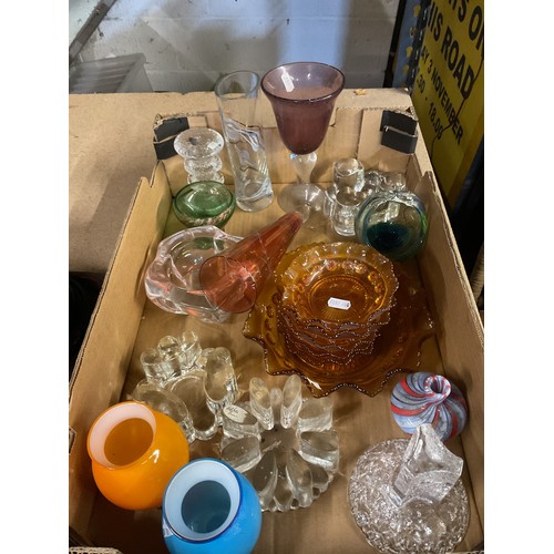 346 - A mixed selection of assorted glass ware to include Murano