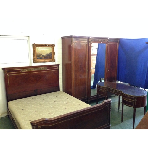 20 - Bedroom Suite: Continental Mahogany 3 Section Break Front Wardrobe with central mirrored door, decor... 