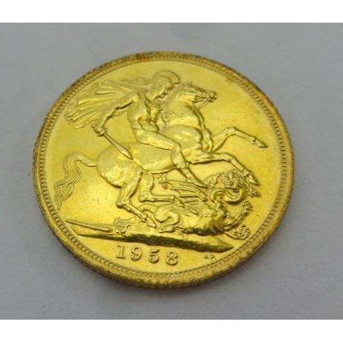 210 - Elizabeth II Sovereign 1952