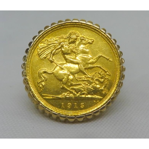 212 - 9ct Gold Gents 1915 Half Sovereign Ring, size P