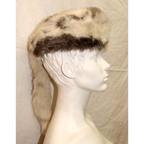 529 - Vintage Hats incl. Right Impressions Cream Sisal Formal Hat, Eastex Taupe Rami Hat, Black Velvet 40s... 