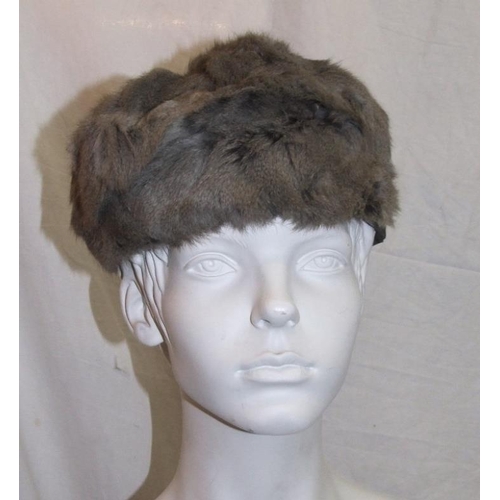 532 - Fur Clothing incl. Grey Coney Fur Stole with matching hat, 2 Grey Coney Fur Hats, 1 labelled Gales o... 