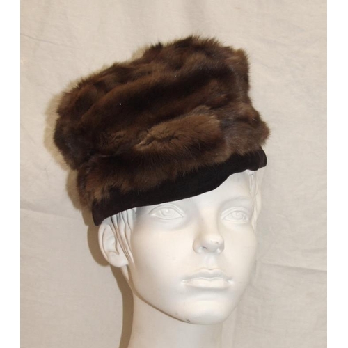 533 - Fur Clothing incl. Mink Hat labelled Chapelier, Brown Fur Hat labelled Gales of Dewsbury, Long Fur S... 