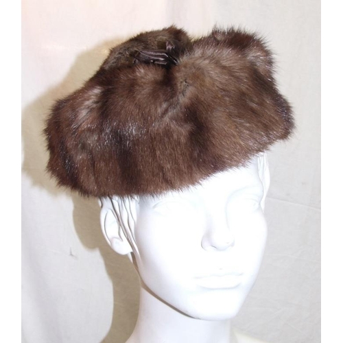 533 - Fur Clothing incl. Mink Hat labelled Chapelier, Brown Fur Hat labelled Gales of Dewsbury, Long Fur S... 