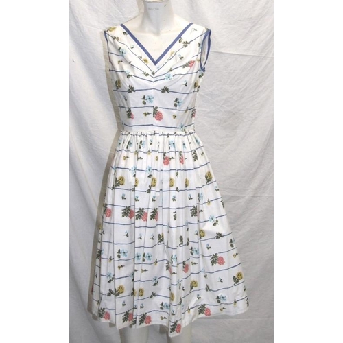 544 - Ladies Vintage Dresses incl. County Fashion pink sleeveless dress, Horrockses blue/white leaf print ... 