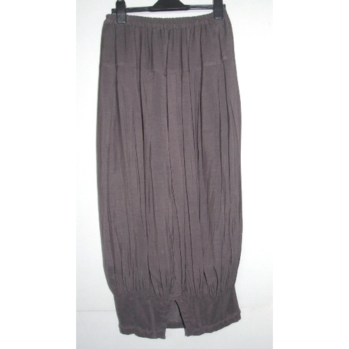 527 - Ladies Skirts Size 12 incl. Barbara Speed, Sarah Pacini, Ted Baker etc. (7)