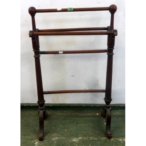 133 - Victorian Mahogany Narrow Towel Rail with tapering fluted supports