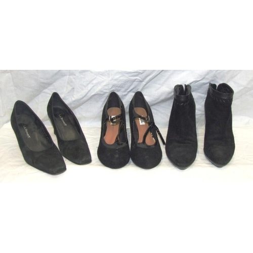 528 - Ladies Shoe & Boots Size 5 1/2: Clarks black suede Mary Jane style, LK suede court shoes, Russell & ... 