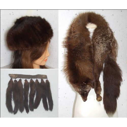 560 - Ladies Mink Hat, Fox Fur Stole & Mink? Tail Trim (3)