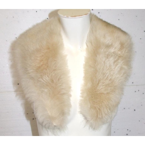 611 - Squirrel? Fur Coat, Cream Faux Fur Collar & Double Fox Fur Full Pelt Stole (3)