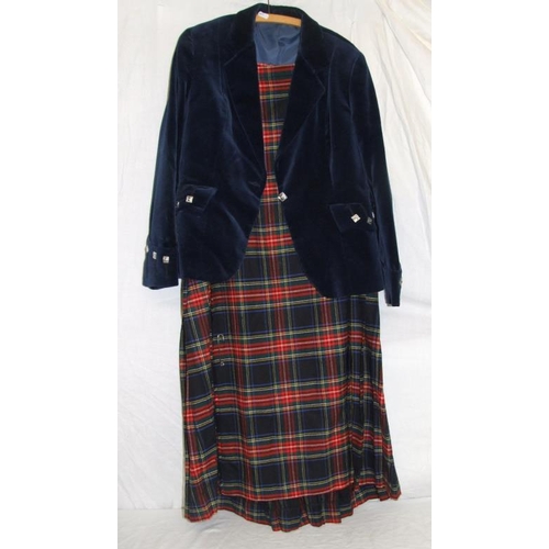 511 - Ladies Pine Marten? Fur Collar/Shawl, 4 full pelts, Dark Fur Muff & Ladies Highland Dress Dancing Co... 