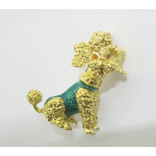 445 - 18ct. Gold & Enamel Poodle Brooch wearing a green coat