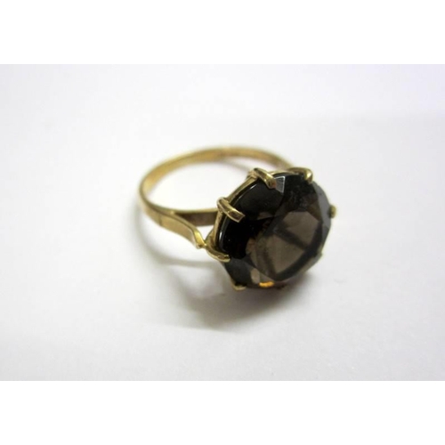 468 - 9ct. Gold LW & G Ring set Brown Smokey Quartz, size M