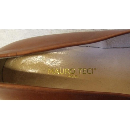 418 - Pair Ladies As New Mauro Teci Leather Shoes, size 39 1/2